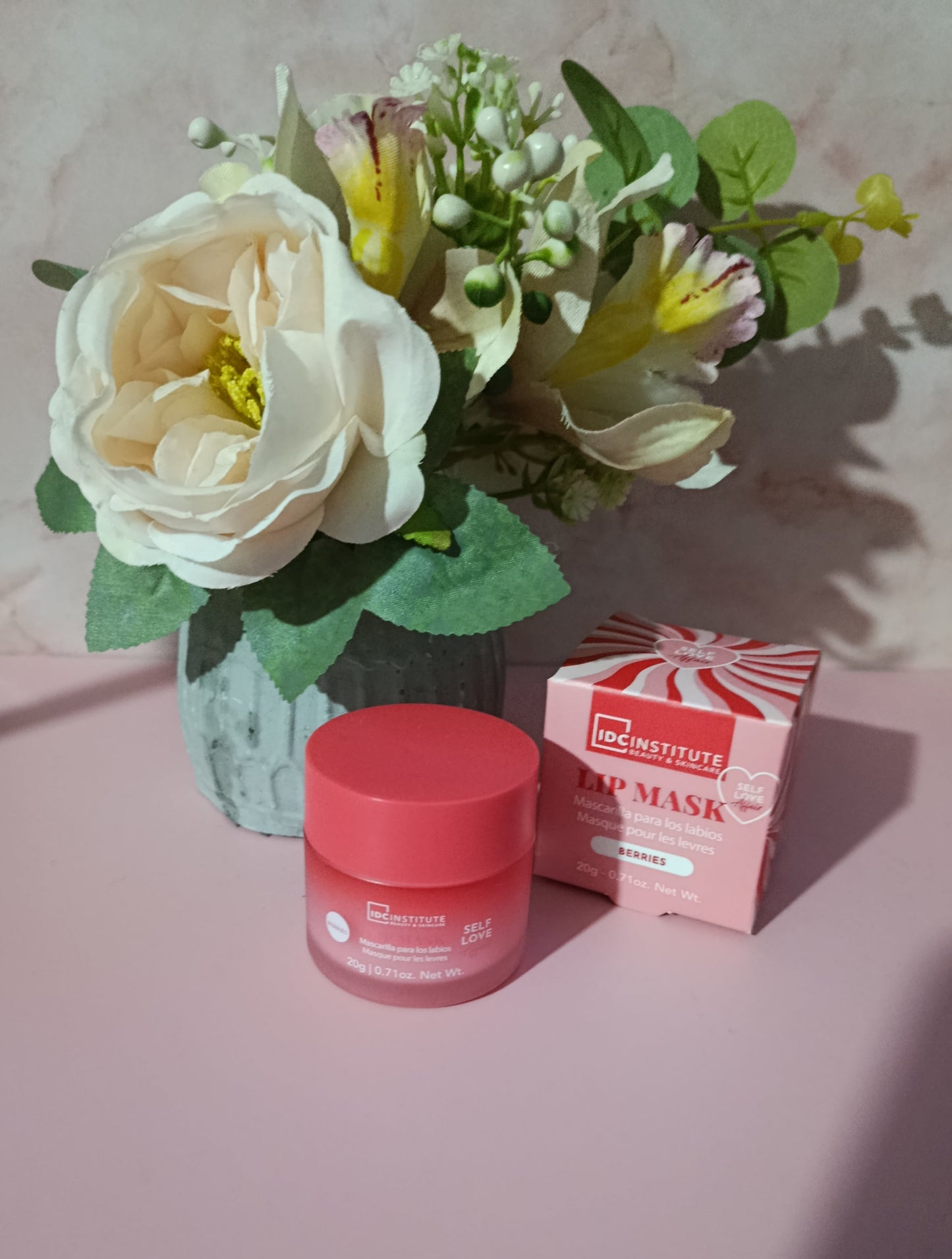 MASQUE POUR LES LÈVRES AUX FRUITS ROUGE