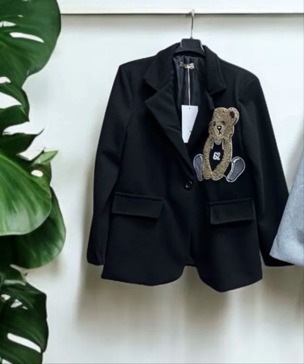 veste blazer avec écusson ourson matière