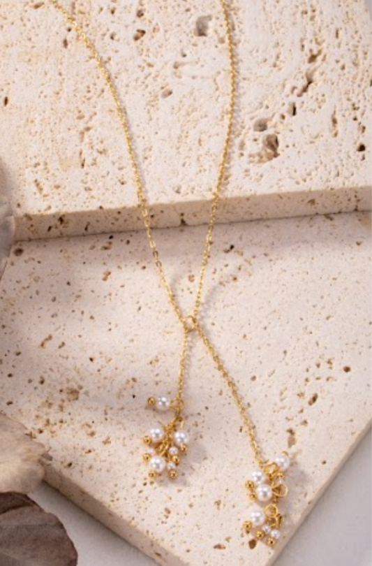Collier chaîne dorée avec mini perles synthétiques