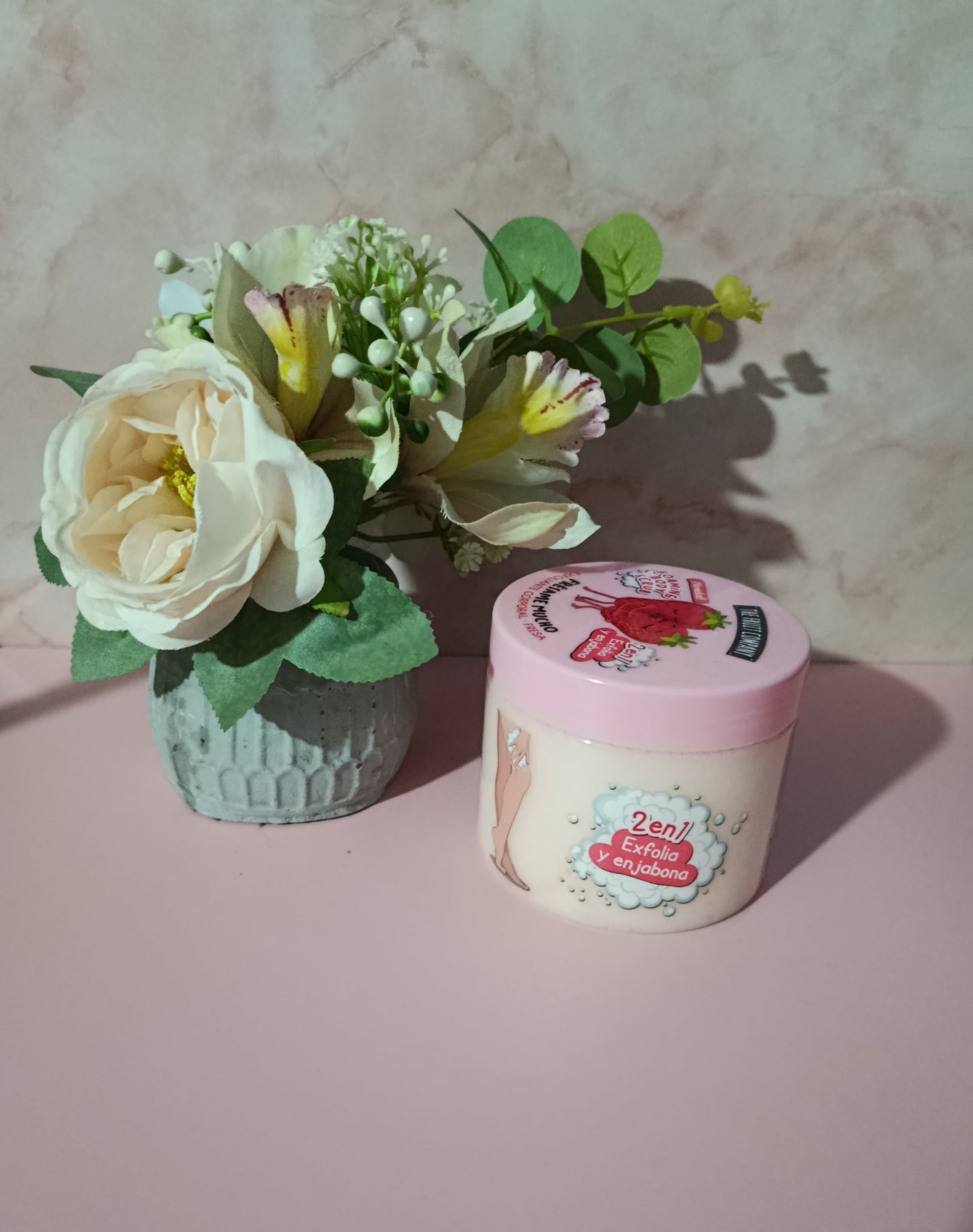 BODY SCRUB  SAVON 2 EN 1  FRAISE CHANTILLY