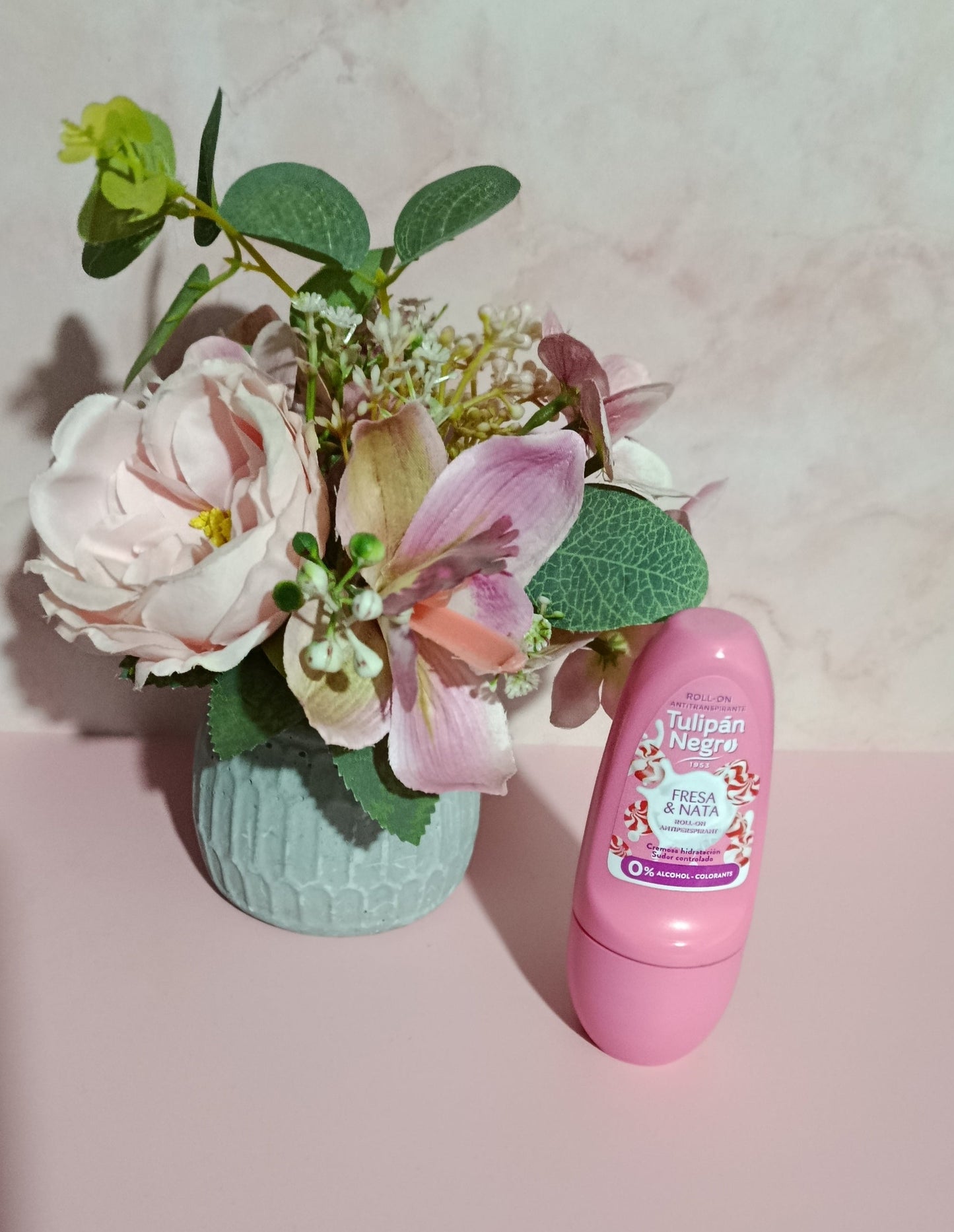 DÉODORANT ROLL ON TULIPAN NEGRO FRAISE CHANTILLY