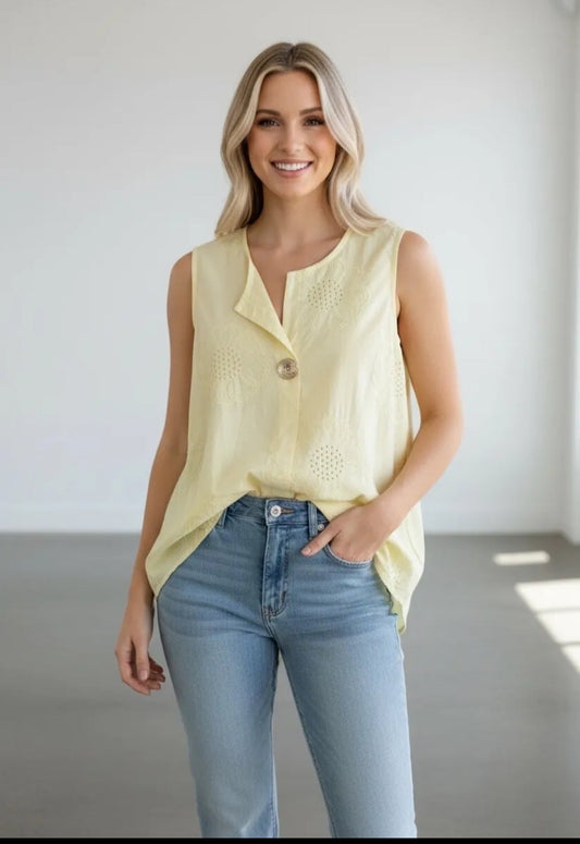 Haut Avec Bouton Broderie