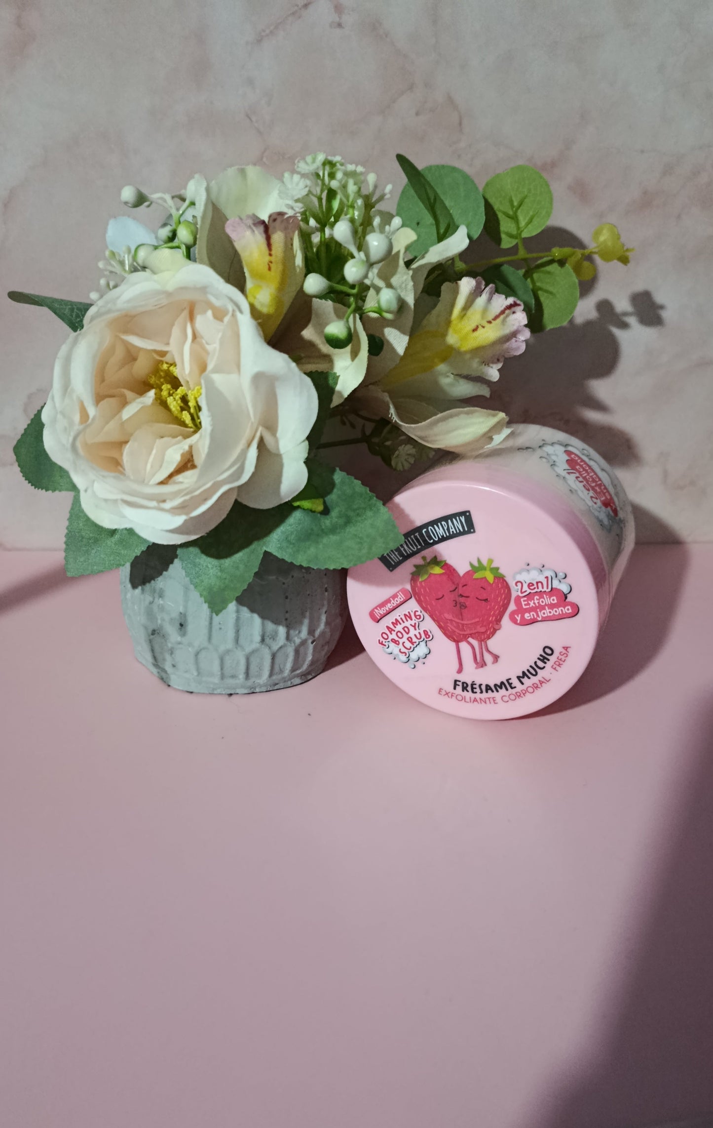 BODY SCRUB  SAVON 2 EN 1  FRAISE CHANTILLY