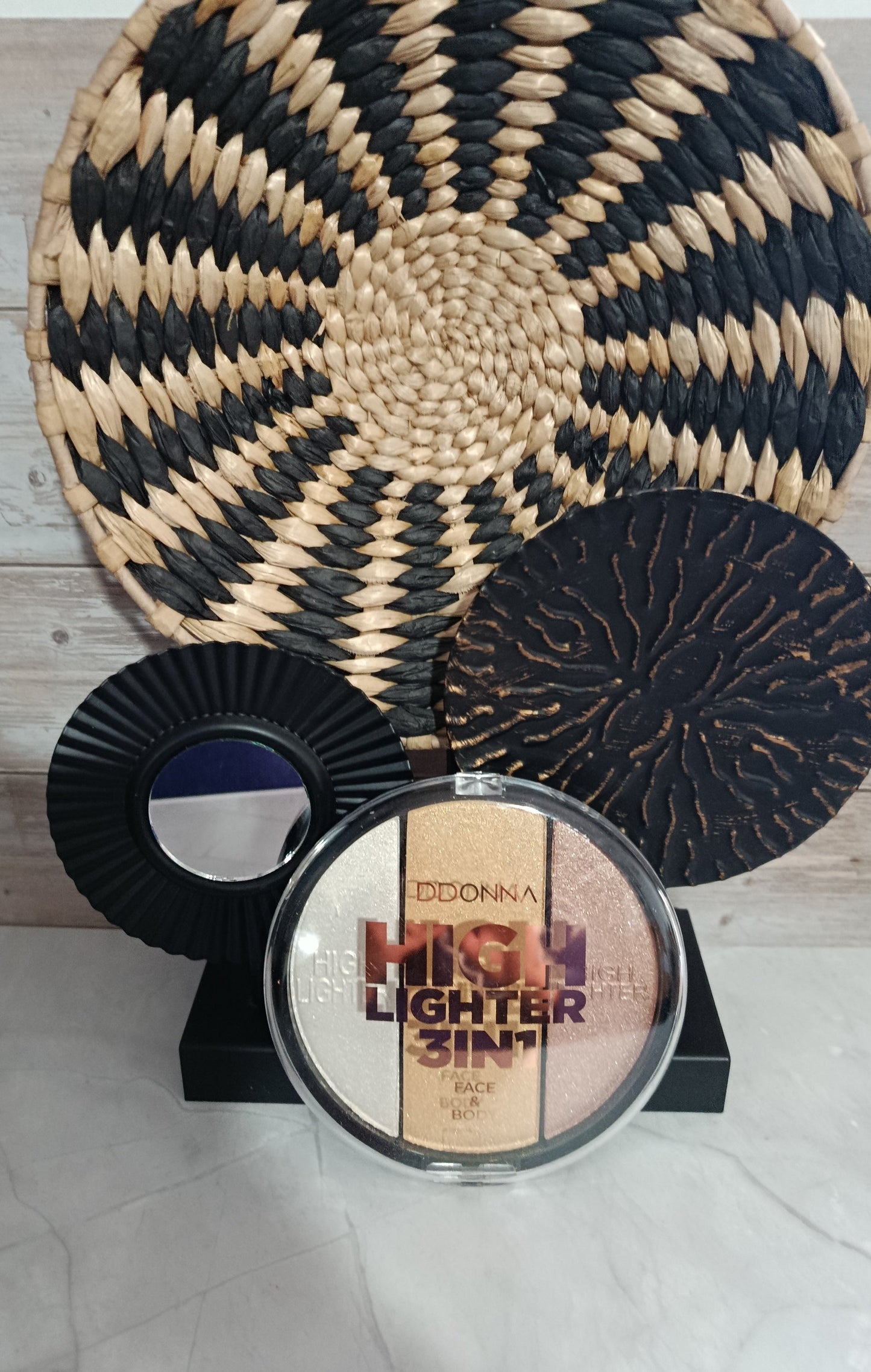 HIGHLIGHTER 3 EN 1 VISAGE ET CORP