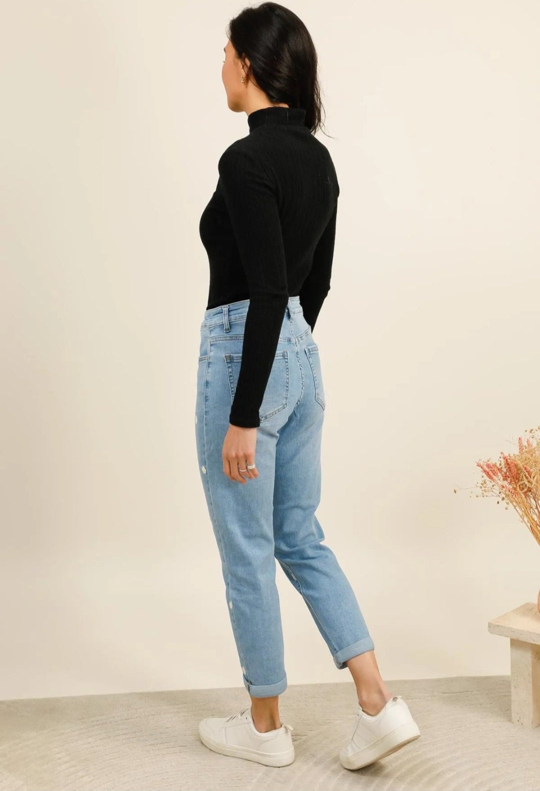 Jean mom fleur blanche