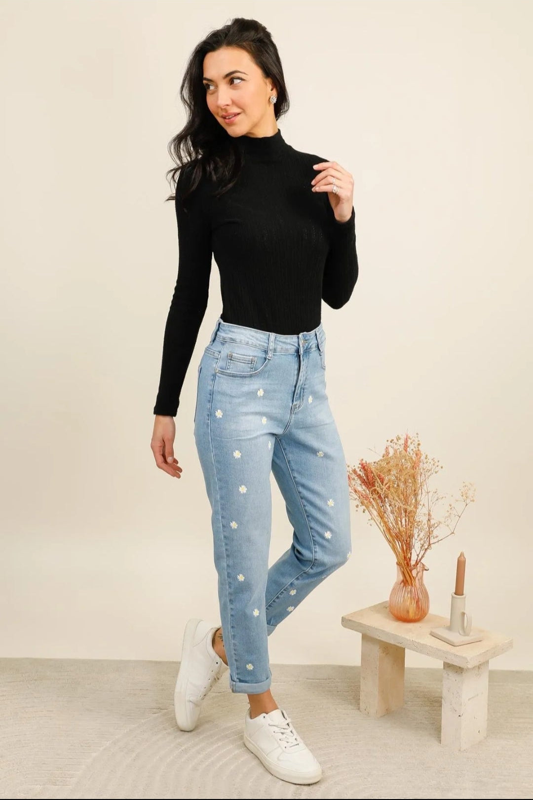 Jean mom fleur blanche